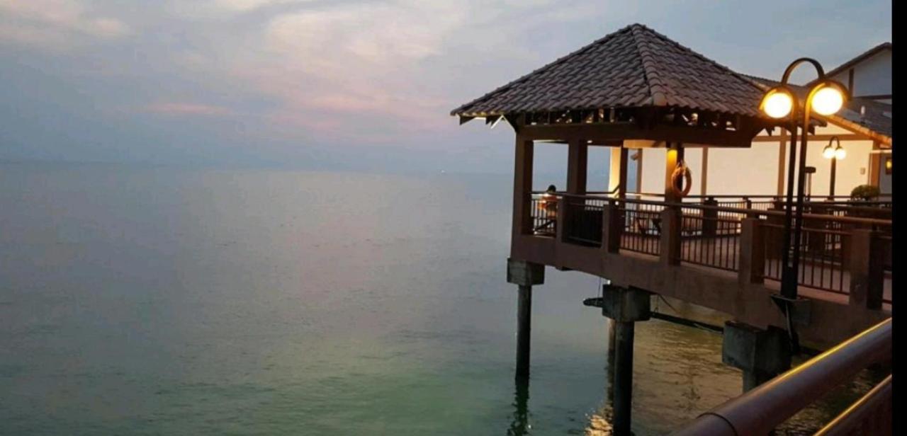 Water Chalet Or Premium Tower Seaview Port Dickson , Private Room Exterior foto